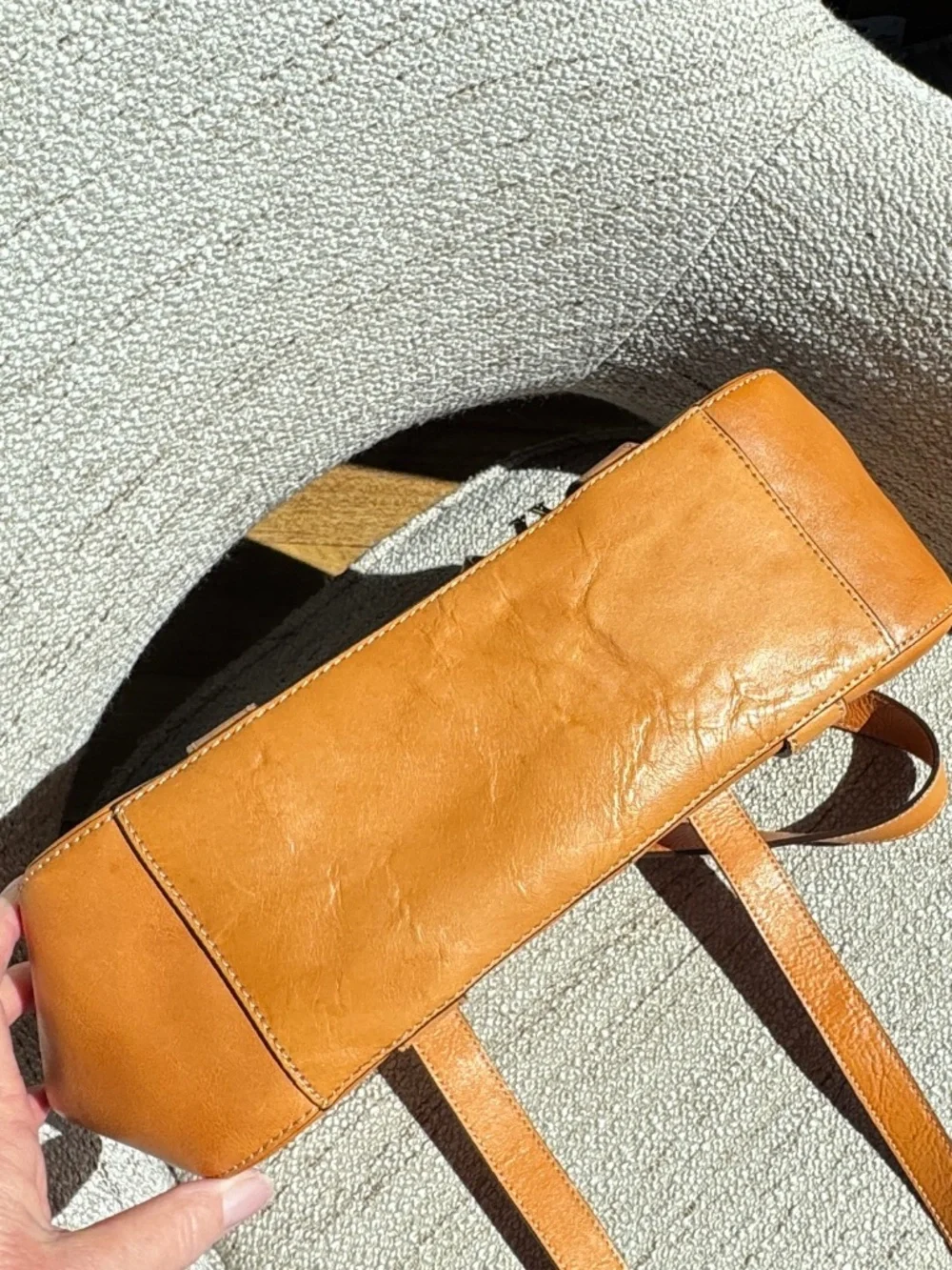 VTG Etienne Aigner Vintage Cognac Leather Shoulder Bag/Tote with Horseshoe Fob